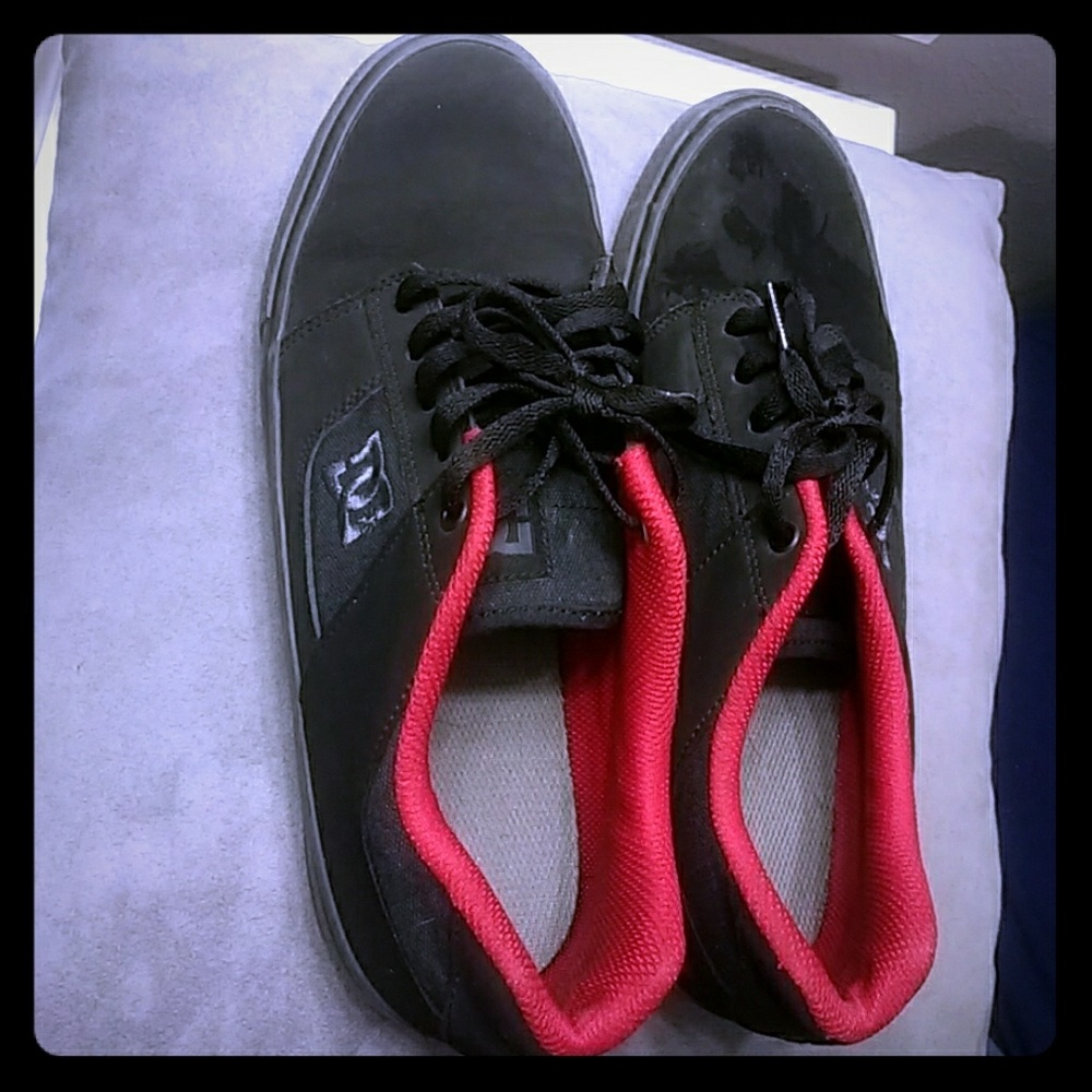 Shoes men size 9.5 DC brand